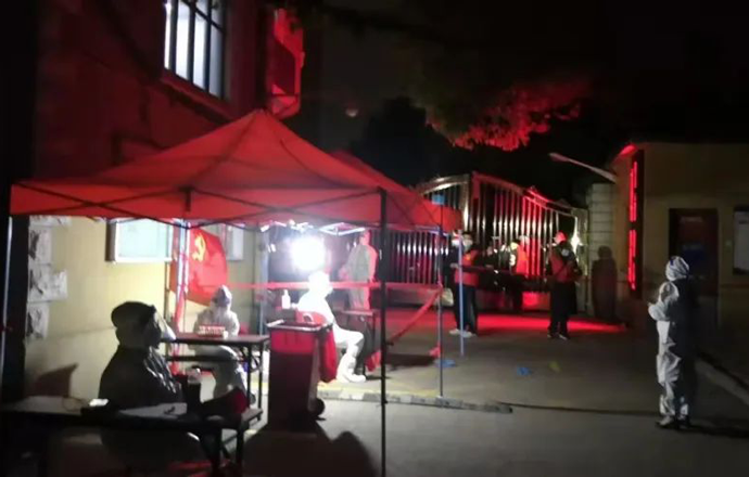 第一槍志愿者助力核酸檢測，攜手同心抗擊疫情